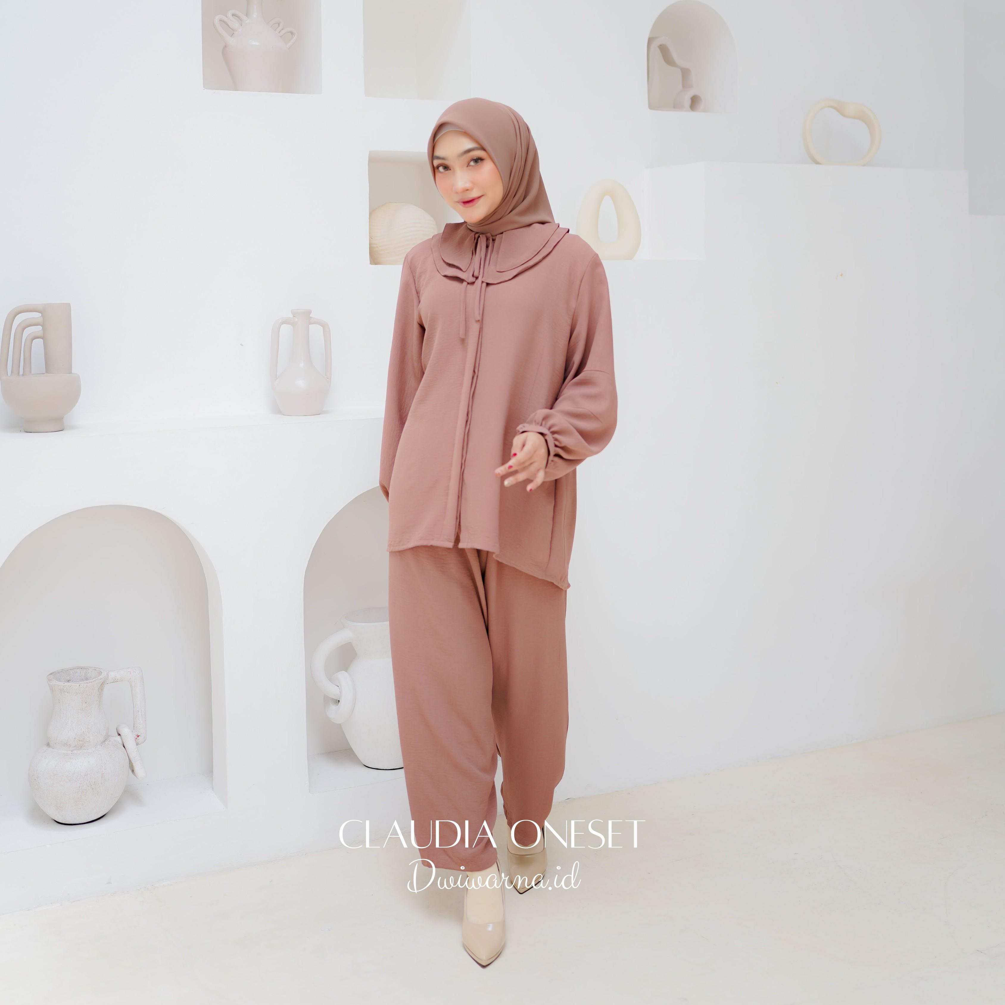 One Set "CLAUDIA" by @Dwiwarna
