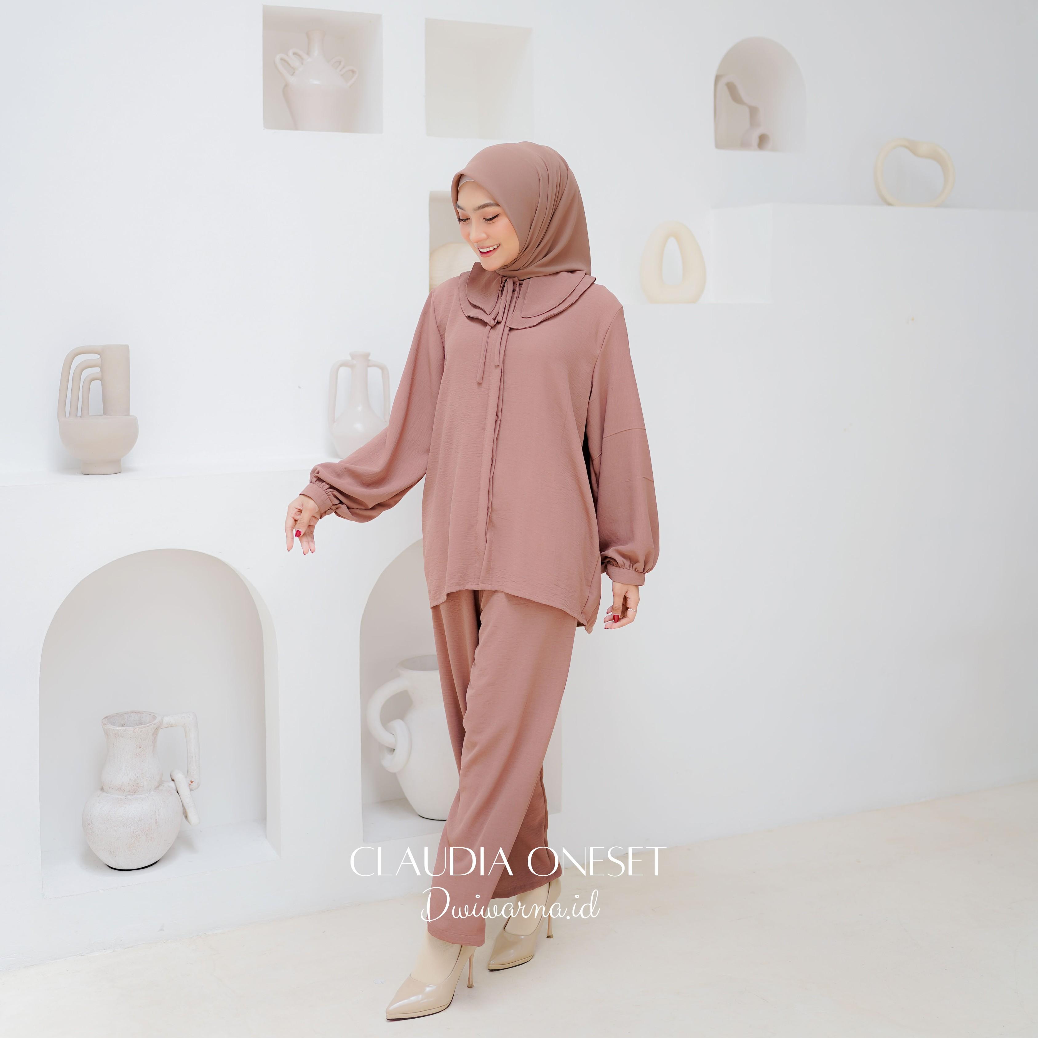 One Set "CLAUDIA" by @Dwiwarna