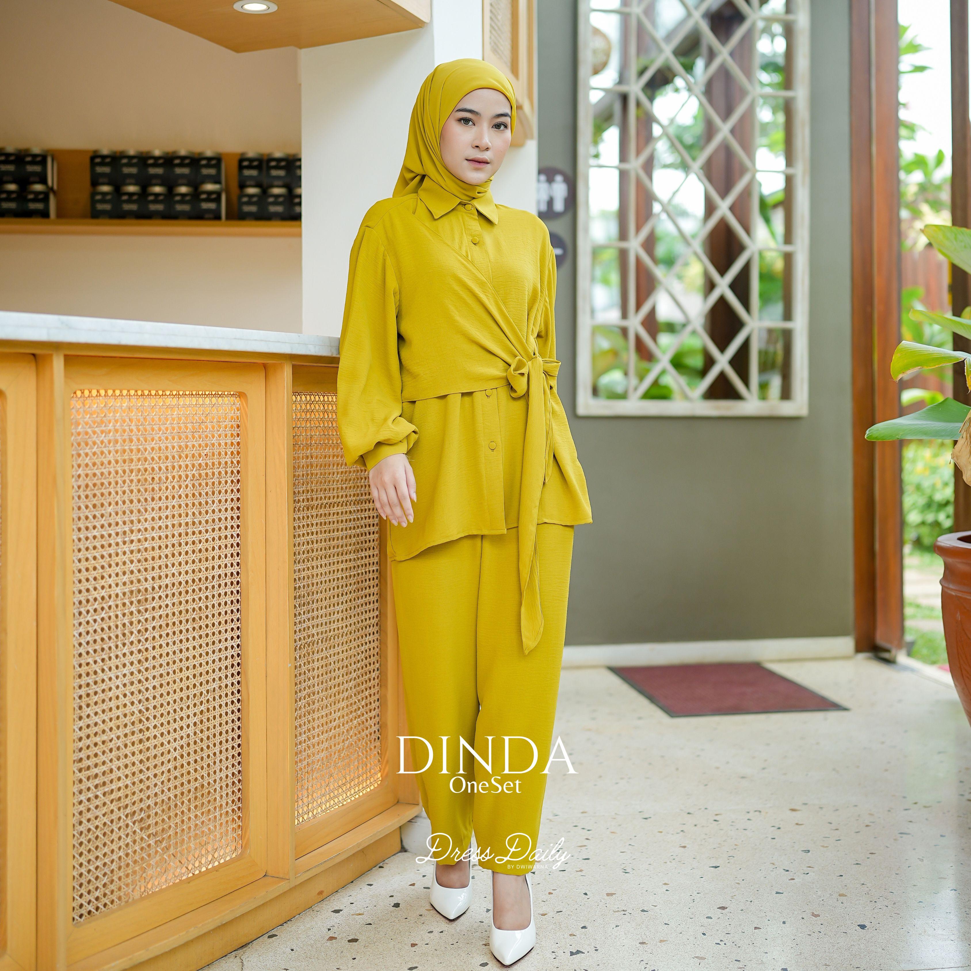 One Set "DINDA" by Dwiwarna