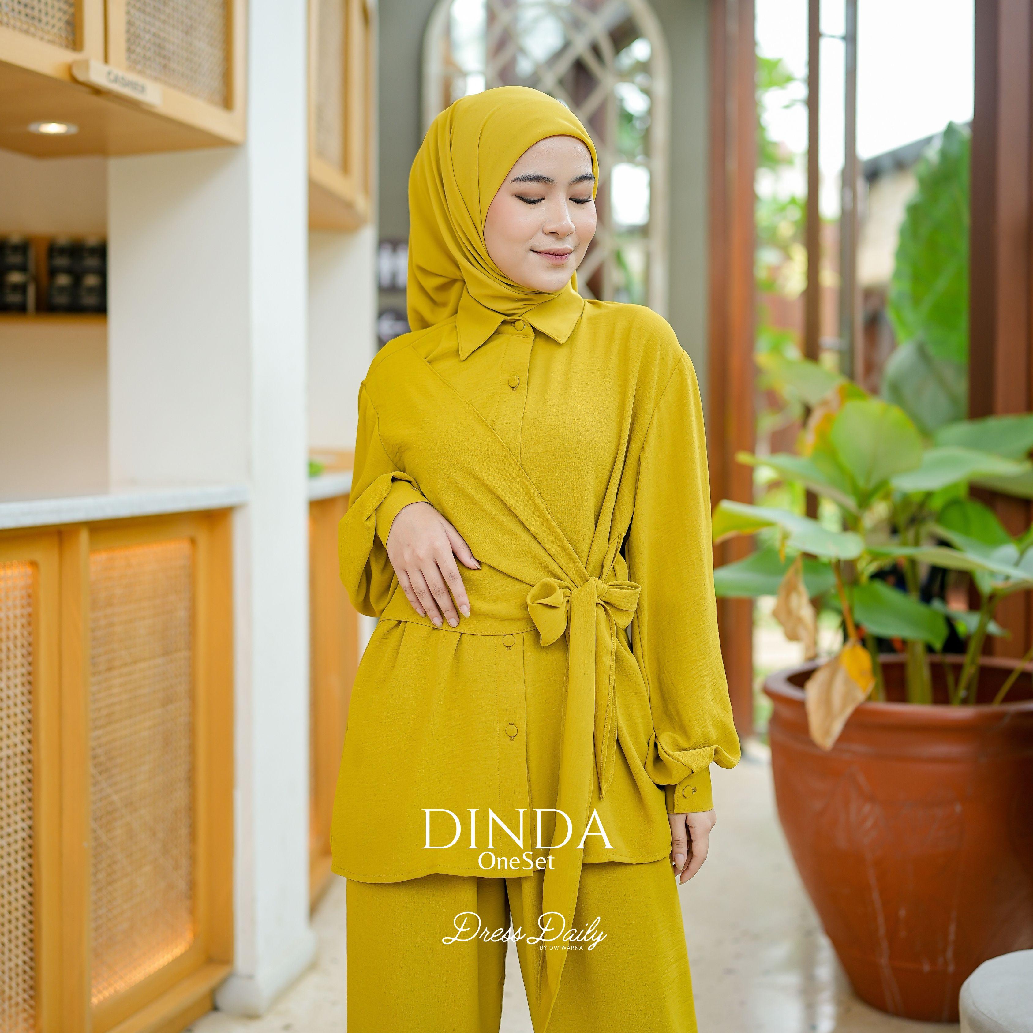 One Set "DINDA" by Dwiwarna
