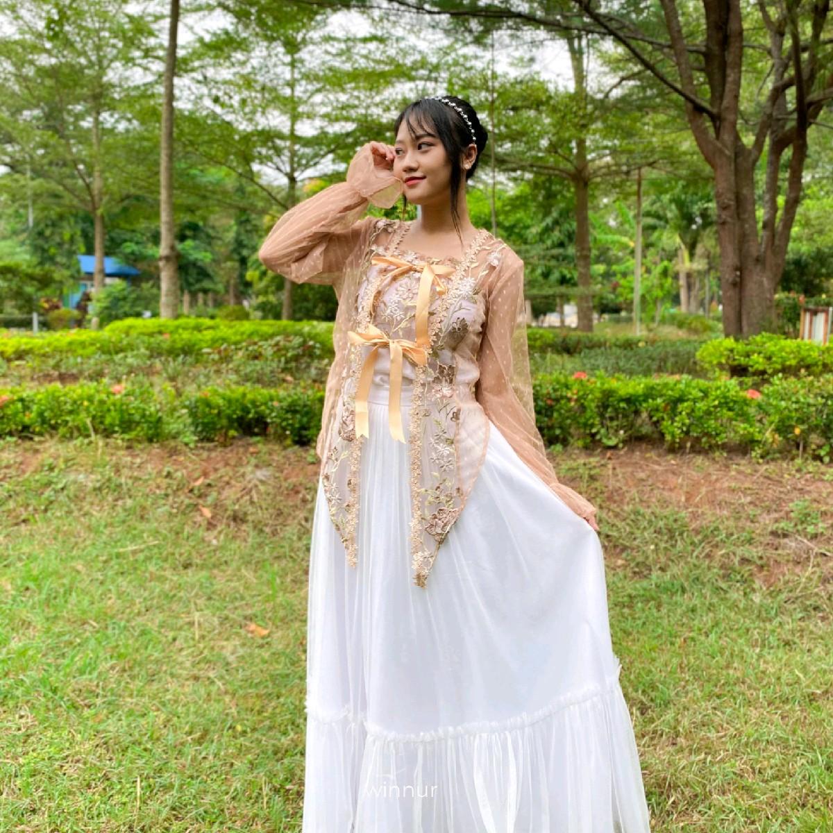 Ressa Outer / Vest Brukat by Dwiwarna