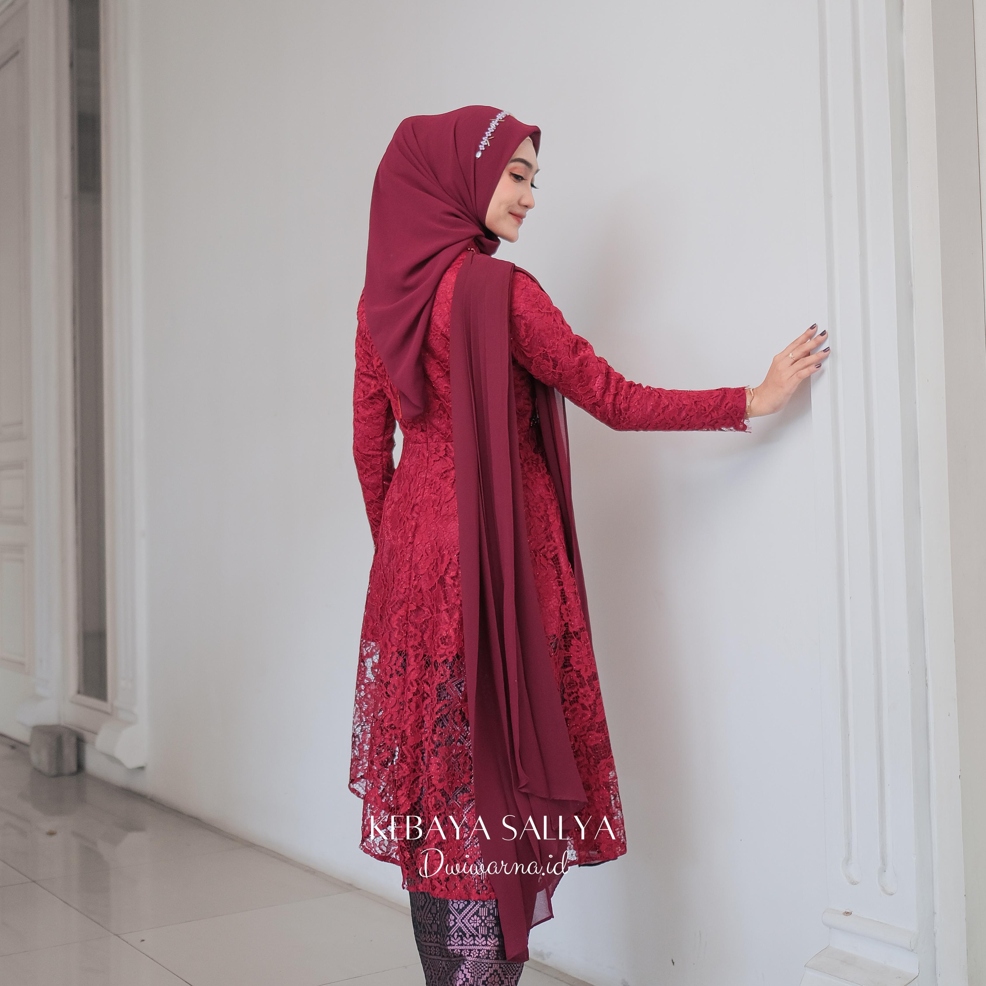 Sallya Kebaya (Atasan) Lamaran | Kebaya Brukat | Kebaya Payet | Kebaya Wisuda by Dwiwarna