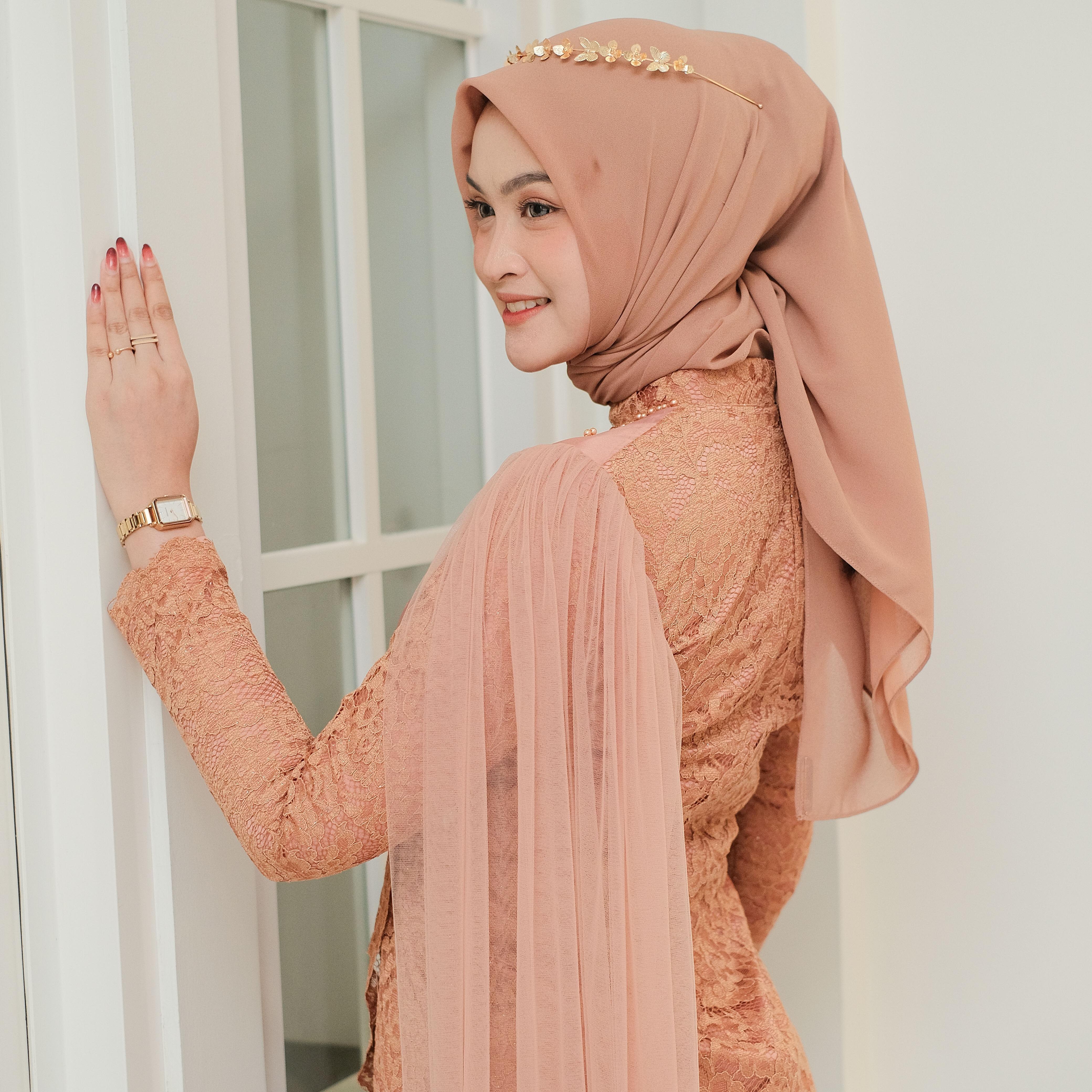 Ellysa Kebaya (Atasan) Brukat | Lamaran | Wisuda | Payet by Dwiwarna