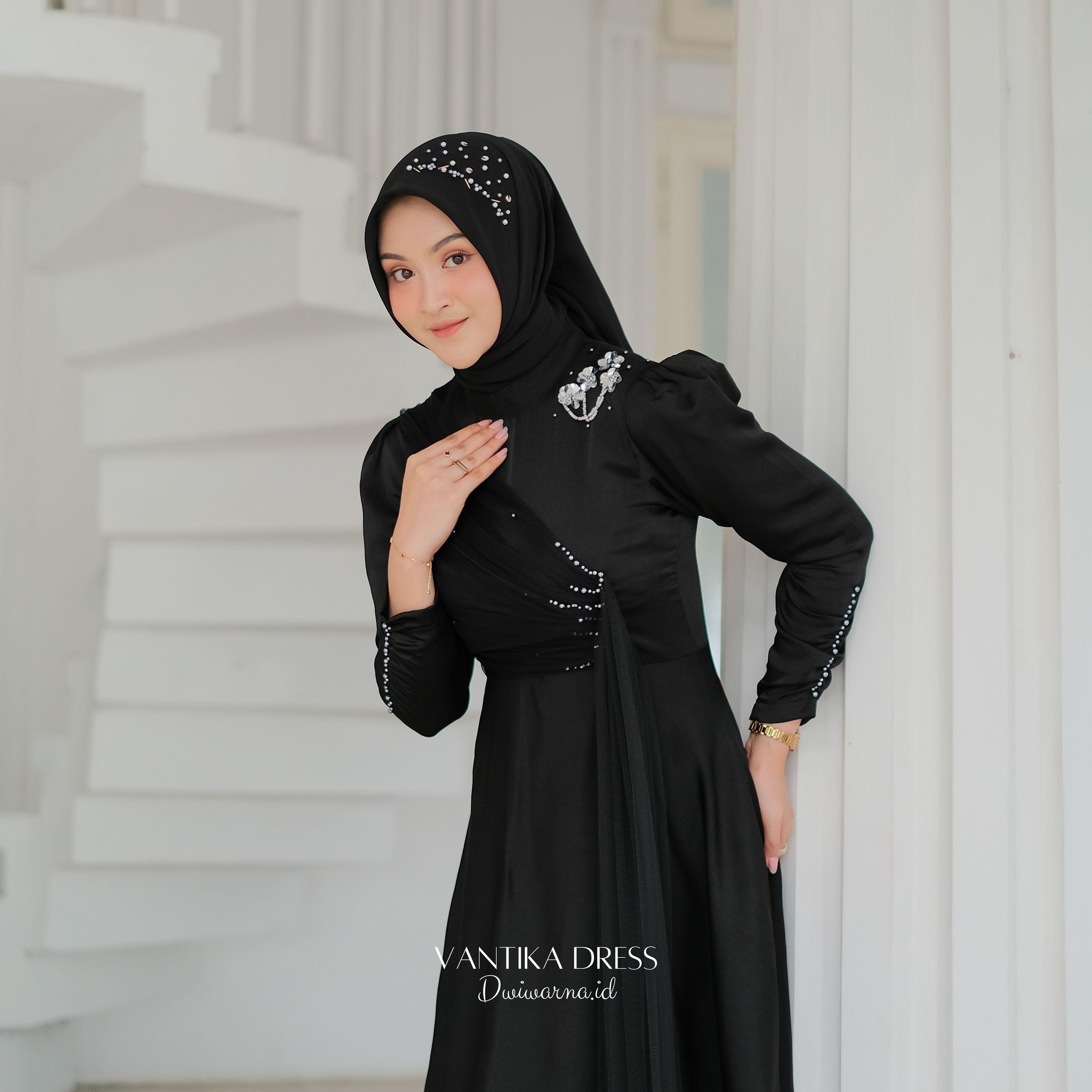 Vantika Dress Kondangan by Dwiwarna | Satin Polos Mermaid Kombinasi Muslim