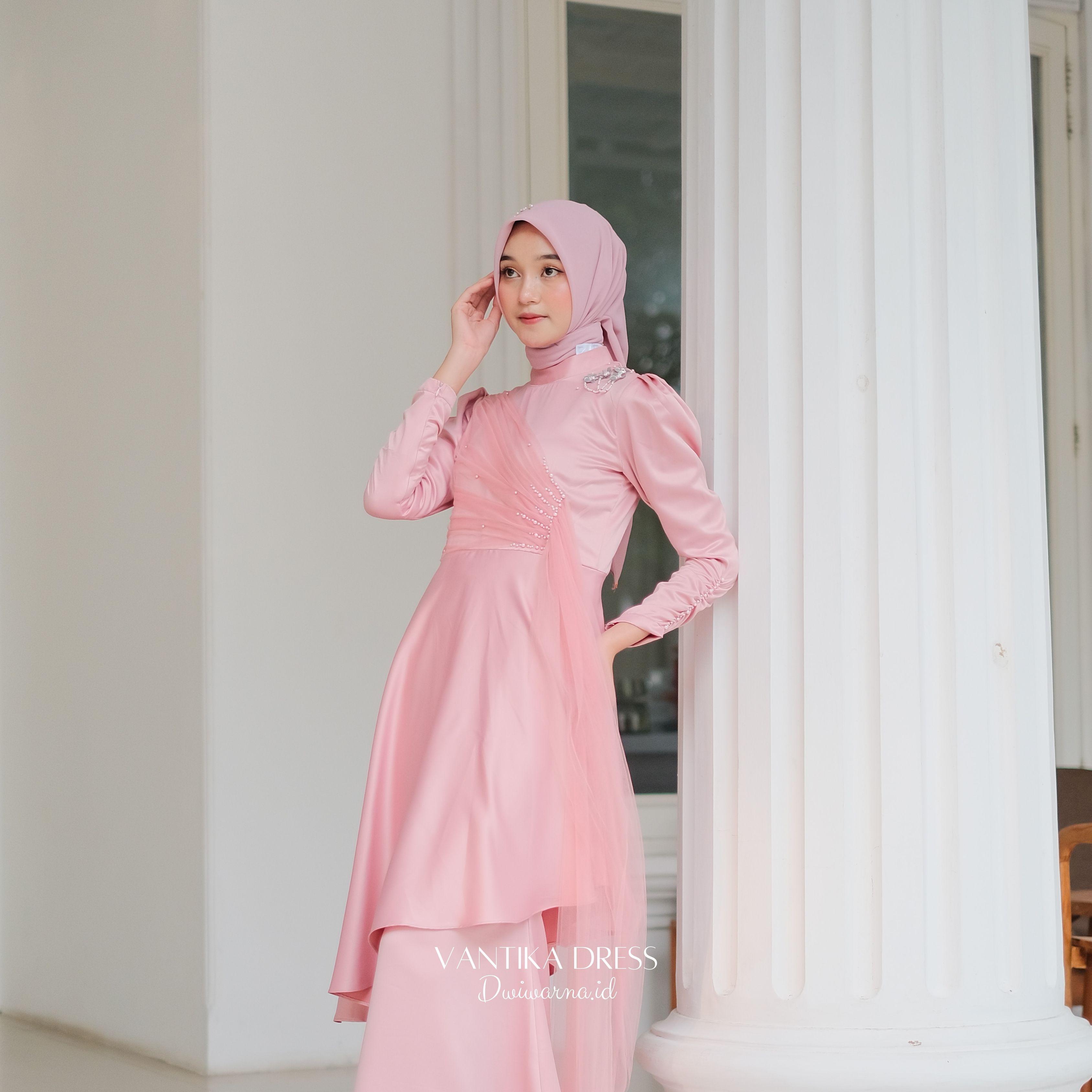 Vantika Dress Kondangan by Dwiwarna | Satin Polos Mermaid Kombinasi Muslim