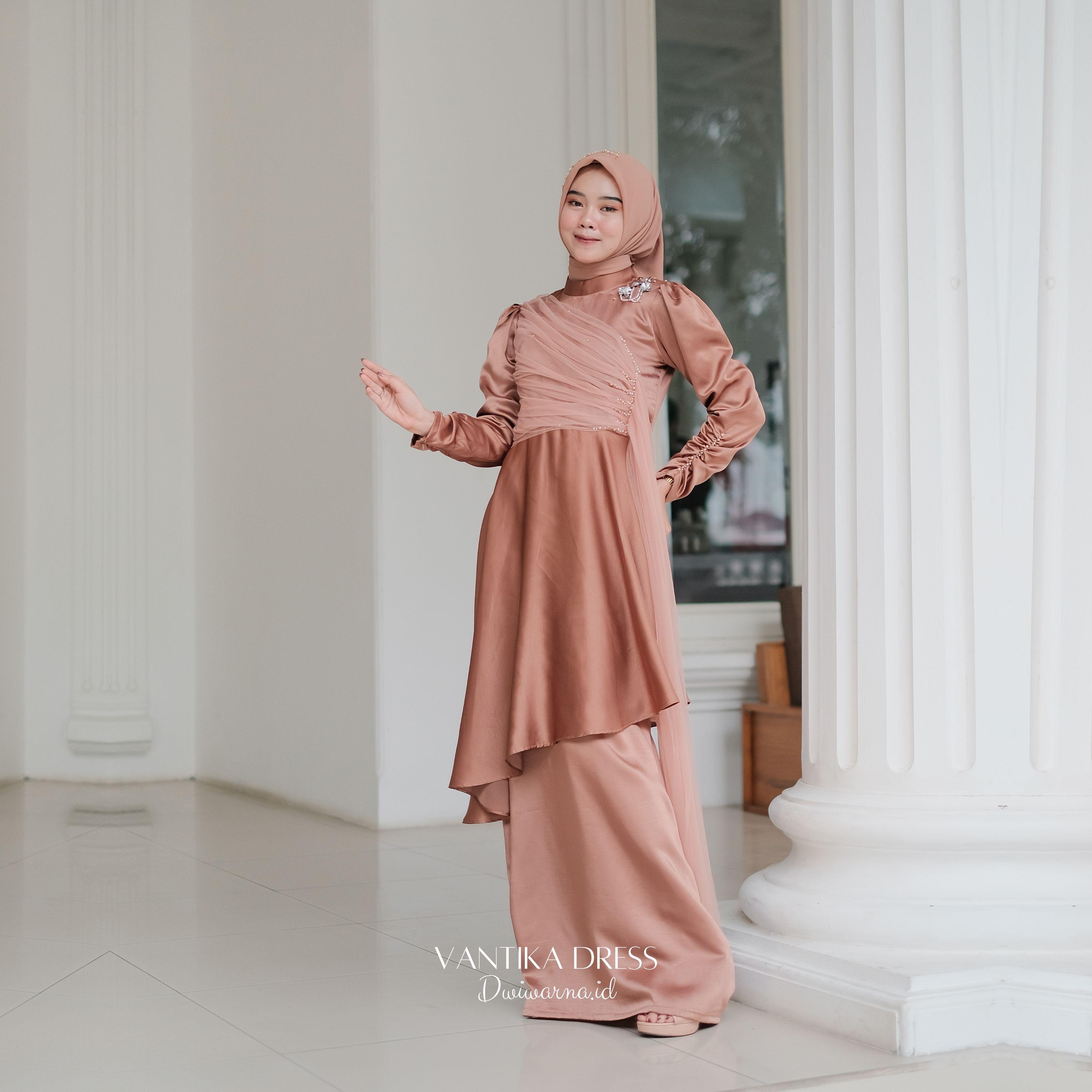 Vantika Dress Kondangan by Dwiwarna | Satin Polos Mermaid Kombinasi Muslim