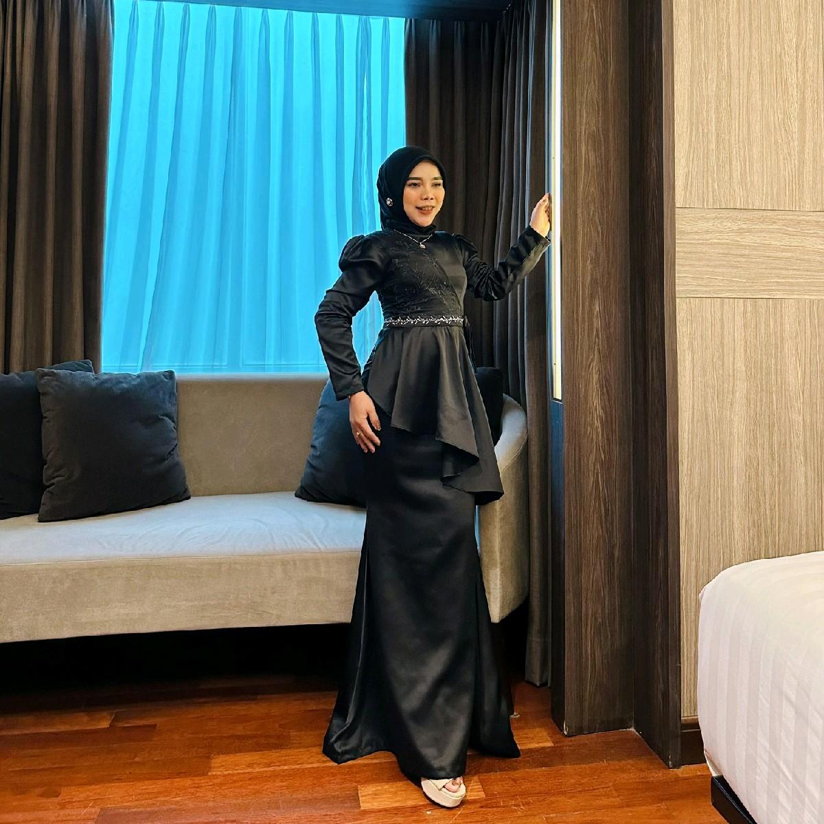 Lutffya Dress Kondangan Payet Leher Brukat Simpel by Dwiwarna Muslim Nyaman