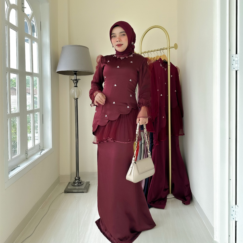 Lilian Dress Kondangan Melayu lokk by Dwiwarna Dress Malaysia Look
