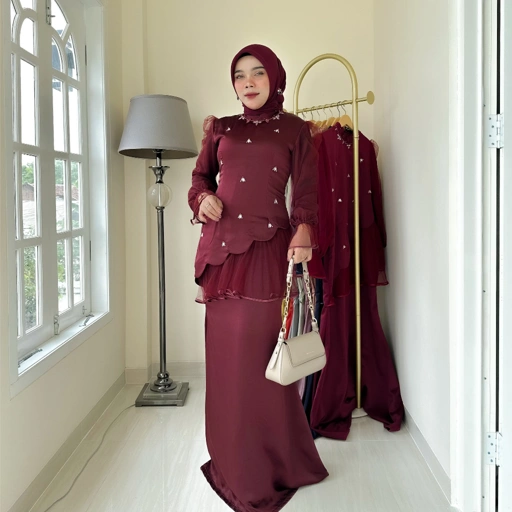 Image of Lilian Dress Kondangan Melayu lokk by Dwiwarna Dress Malaysia Look