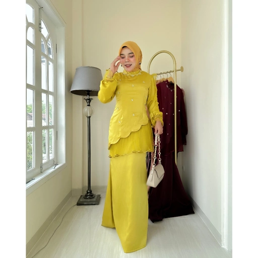 Image of Lilian Dress Kondangan Melayu lokk by Dwiwarna Dress Malaysia Look