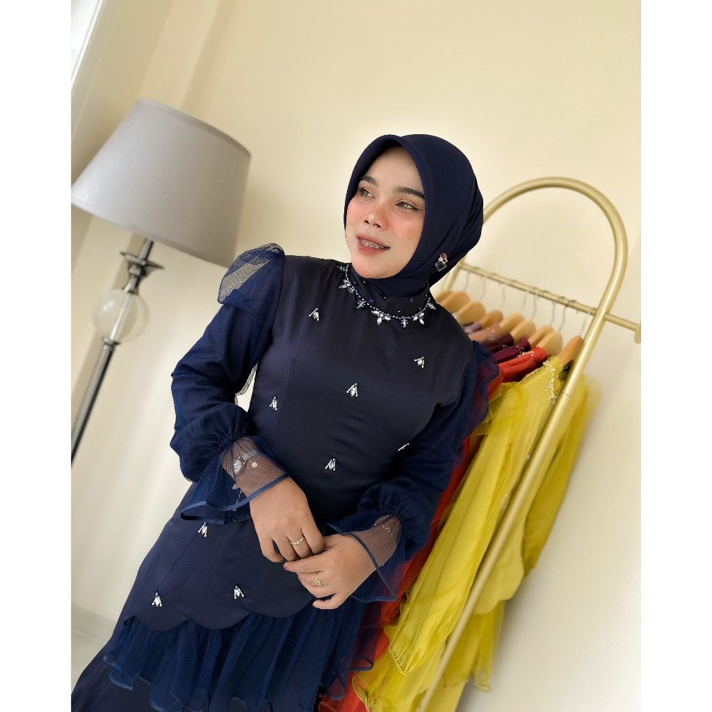 Lilian Dress Kondangan Melayu lokk by Dwiwarna Dress Malaysia Look