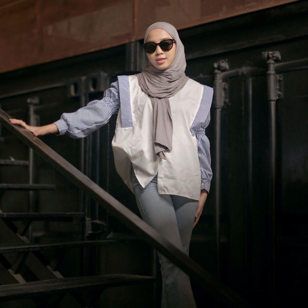 Mybamus X Itsazalya - Liya Mix Stripe Shirt – Kemeja Wanita Lengan Panjang – Kemeja Wanita Kekinian