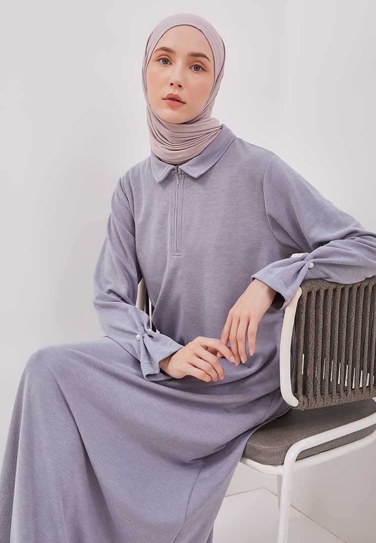 QANNA - Zipped Collar Knit Abaya