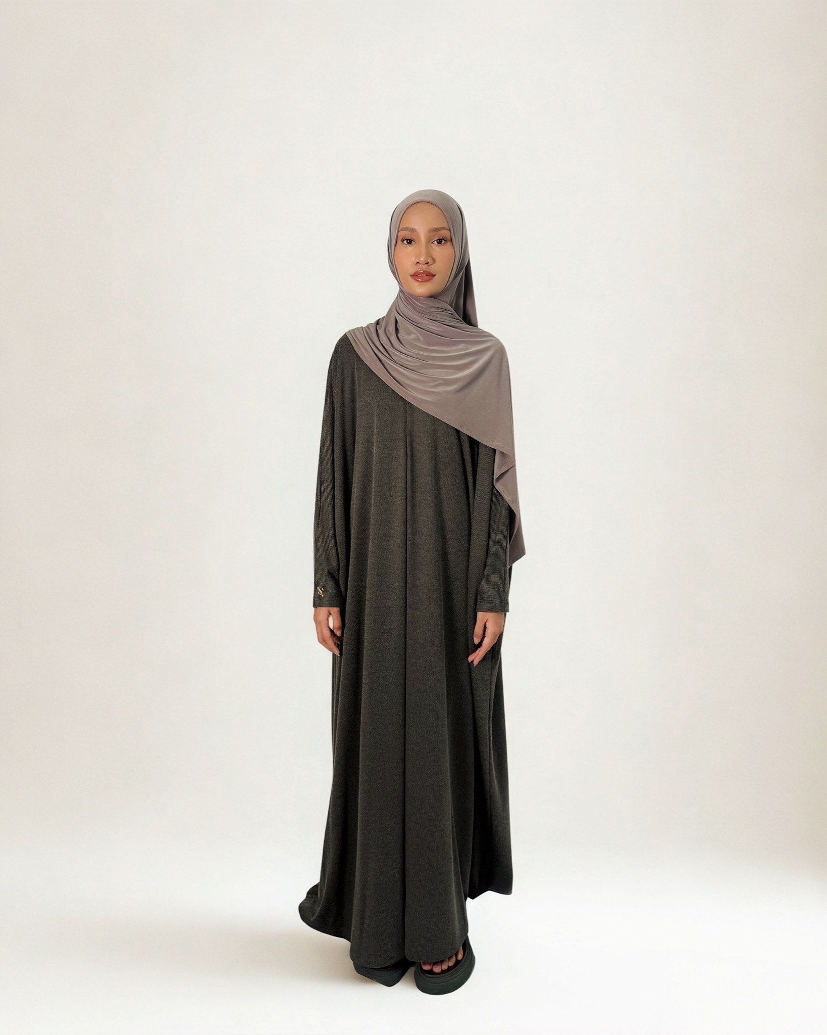 QANNA - Batwing Knit Abaya