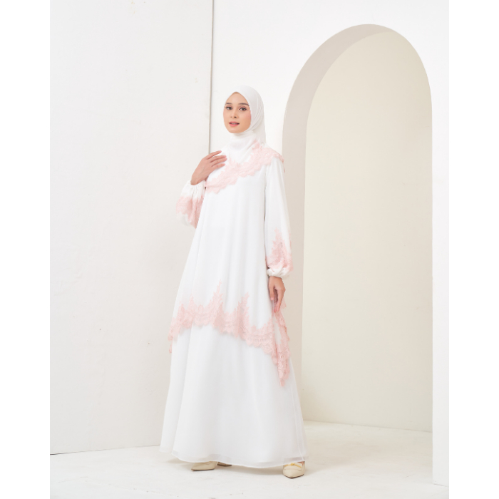 Modest Wear AIKILA : RAHA in White