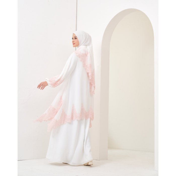 Modest Wear AIKILA : RAHA in White
