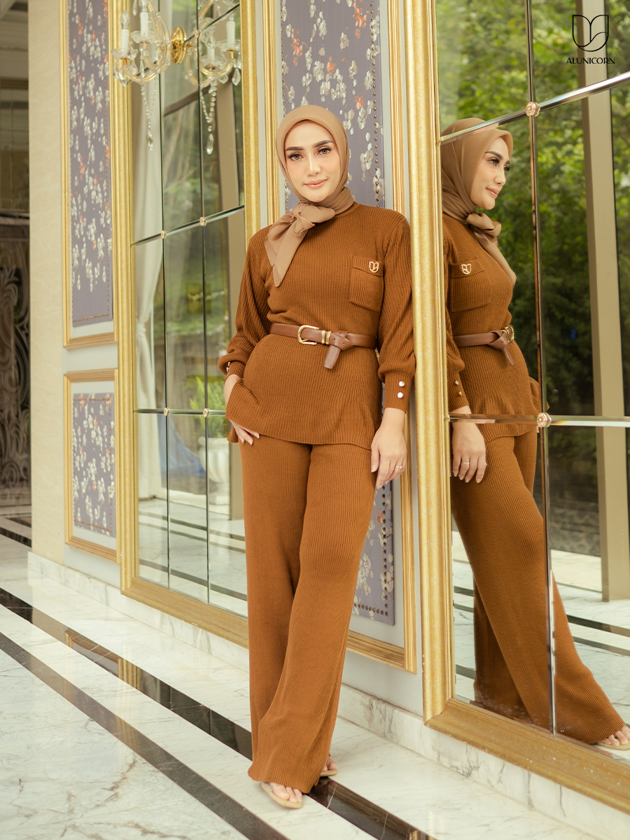 Alunicorn x Yulita - Emmy Oneset - Knit Rajut
