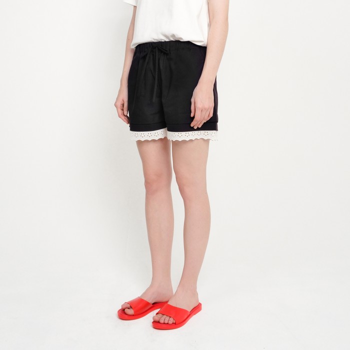 Broderie Shorts