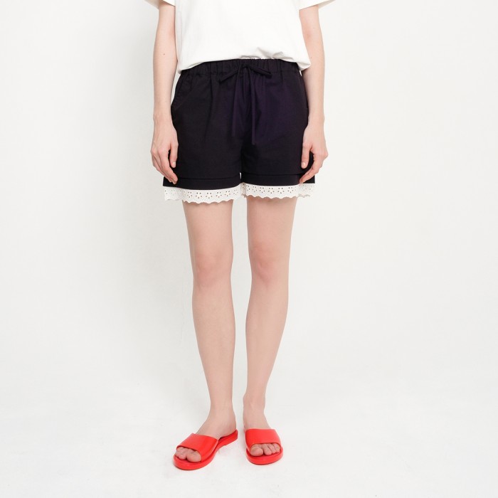 Broderie Shorts