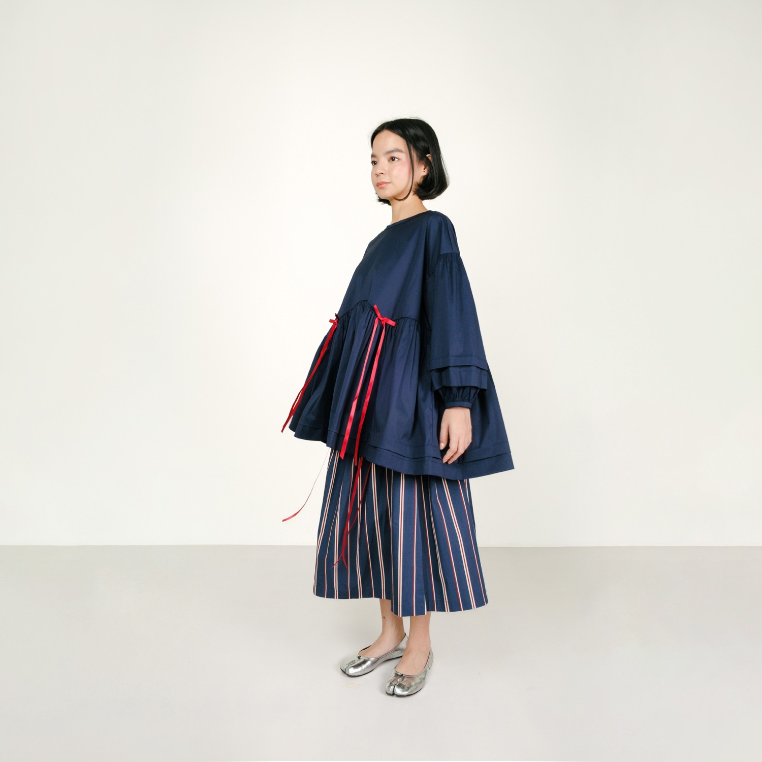 Ribbon Cotton Flare Blouse in Navy