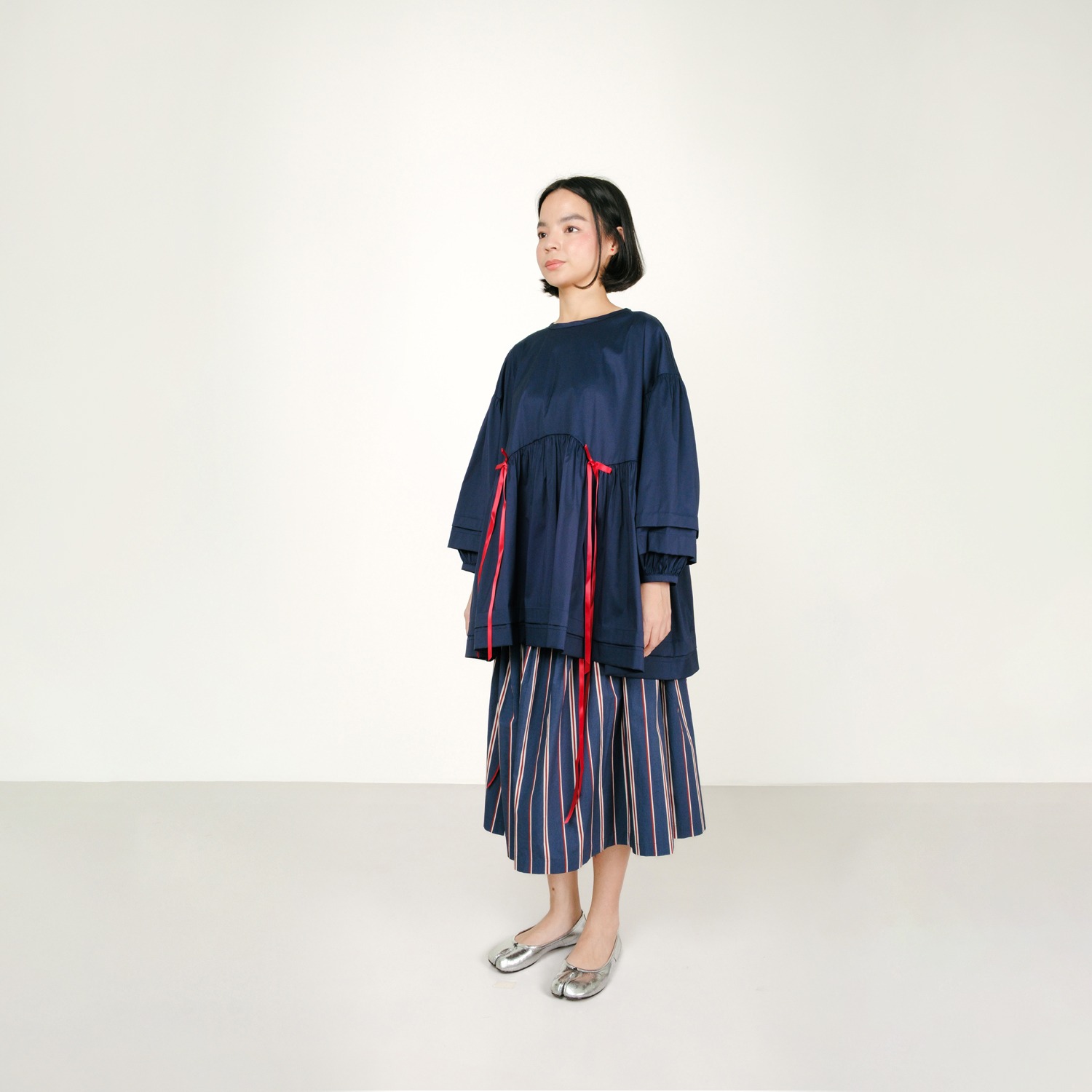 Ribbon Cotton Flare Blouse in Navy
