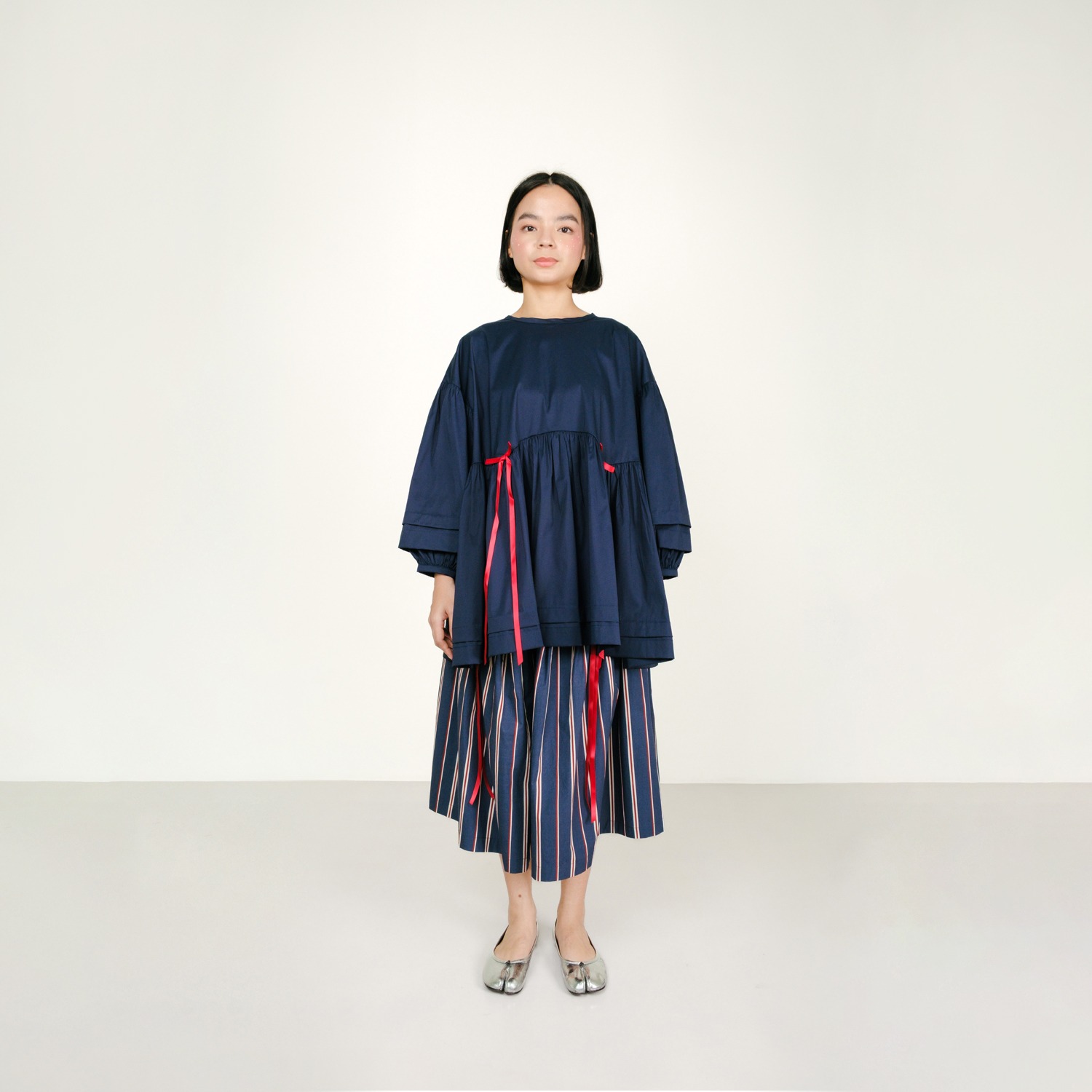 Ribbon Cotton Flare Blouse in Navy