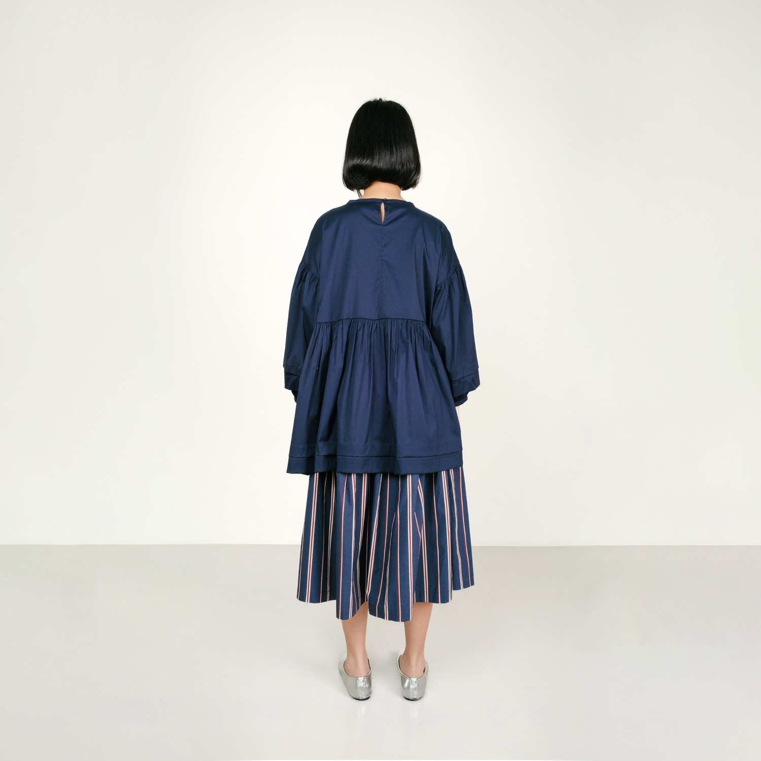Ribbon Cotton Flare Blouse in Navy