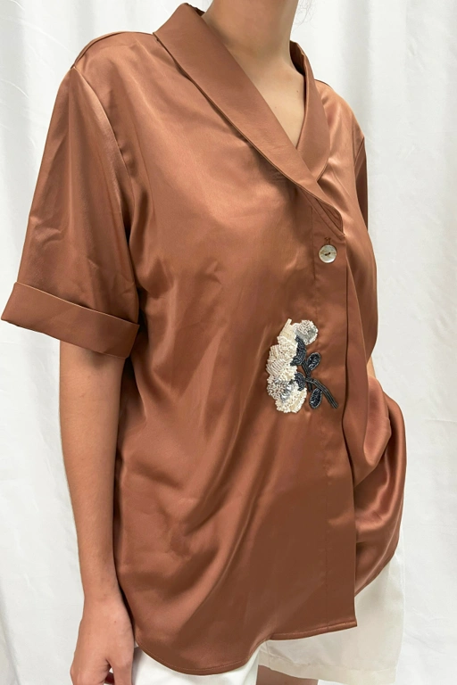 Image of Defect Jasmine Oversized Caramel Shirt in Short Sleeve 