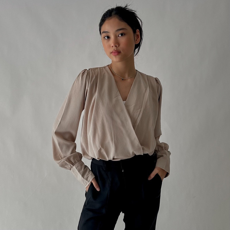 TO.KART Aeri Top | All-Time Essential Collections