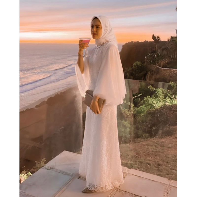 amrthelabel / kylila hijab / broken white