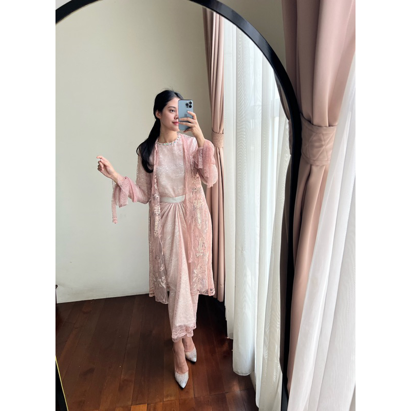 amrthelabel / celena set / rose white