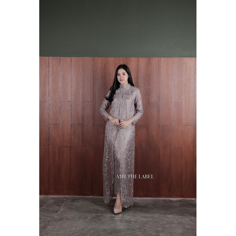 amrthelabel / marra hijab / deep purple