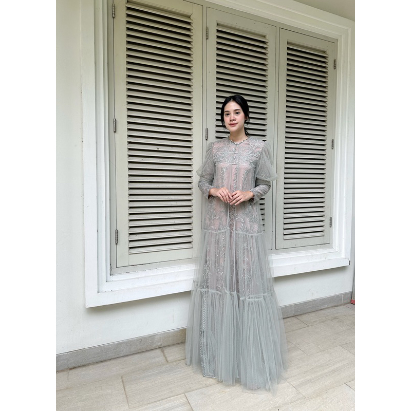 amrthelabel / oscar hijab / sage nude