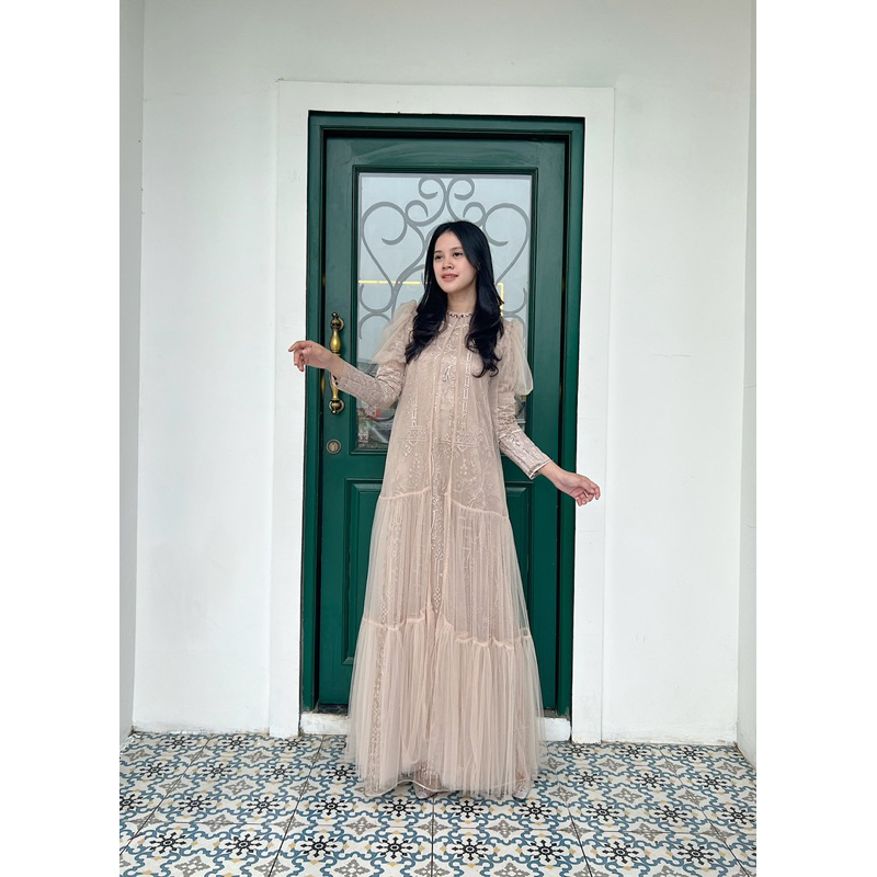 amrthelabel / oscar hijab / nude cream