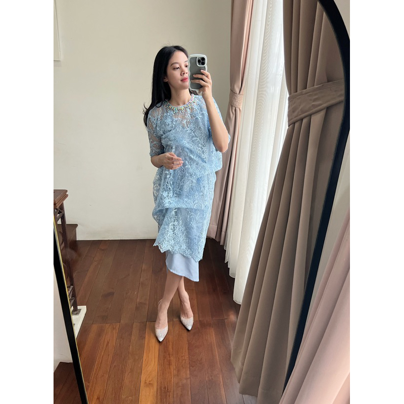 amrthelabel / kiyara midi / ice blue