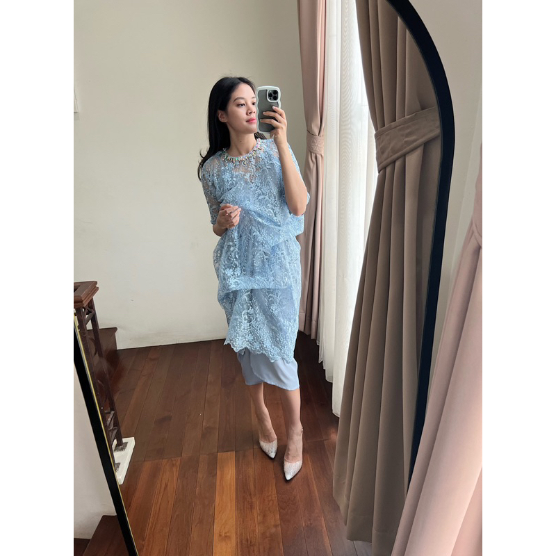amrthelabel / kiyara midi / ice blue