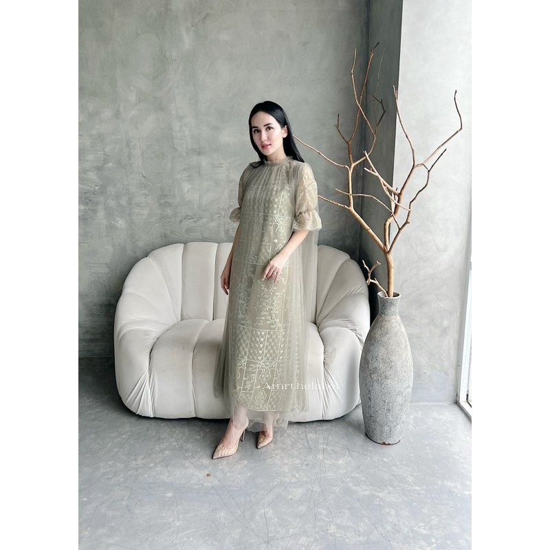 amrthelabel / lave dress / sage green
