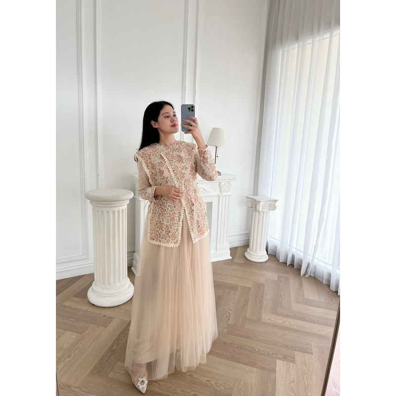 amrthelabel / dewisya set / nude