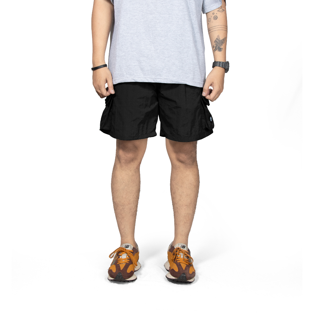 Roofwell - Devcon Black | Crinkle Shortpants | Celana Crinkle Pendek | Celana Cargo Pendek | Boardshort | Celana Santai Unisex |
