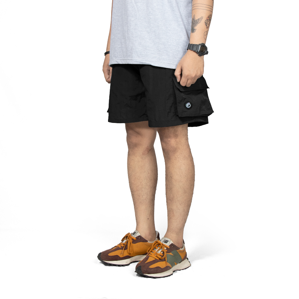 Roofwell - Devcon Black | Crinkle Shortpants | Celana Crinkle Pendek | Celana Cargo Pendek | Boardshort | Celana Santai Unisex |
