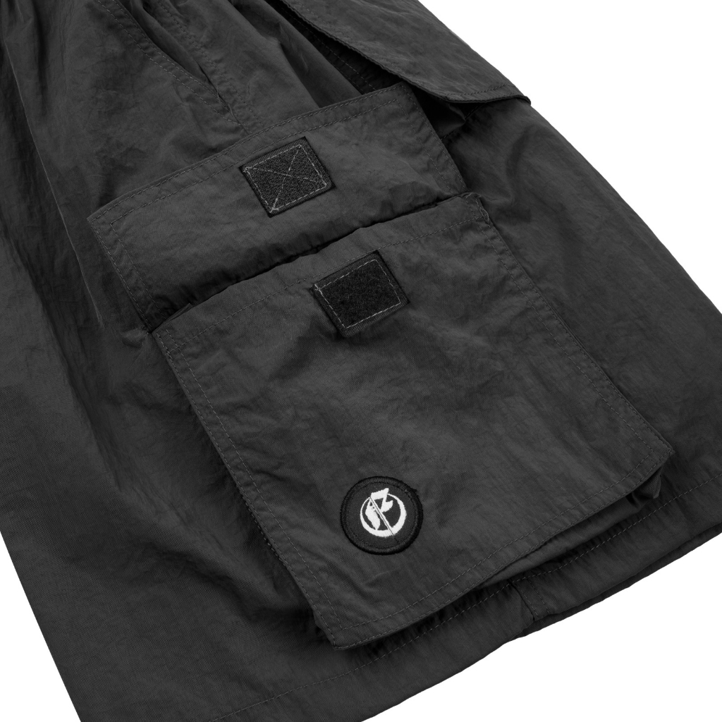 Roofwell - Devcon Black | Crinkle Shortpants | Celana Crinkle Pendek | Celana Cargo Pendek | Boardshort | Celana Santai Unisex |