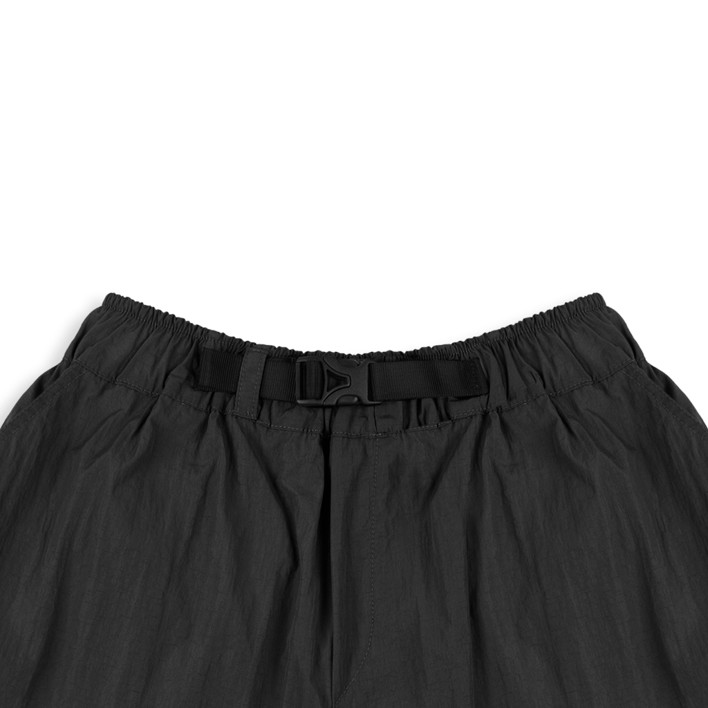 Roofwell - Devcon Black | Crinkle Shortpants | Celana Crinkle Pendek | Celana Cargo Pendek | Boardshort | Celana Santai Unisex |