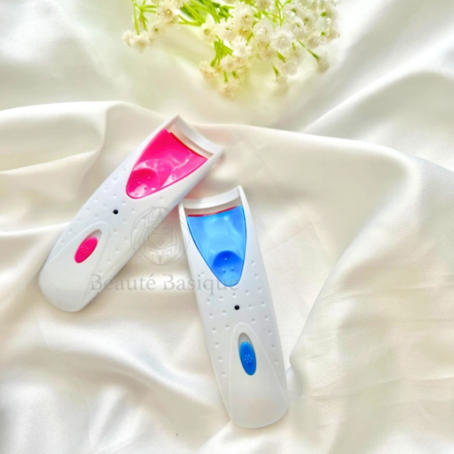 Image of Portable Heated Eyelash Curler