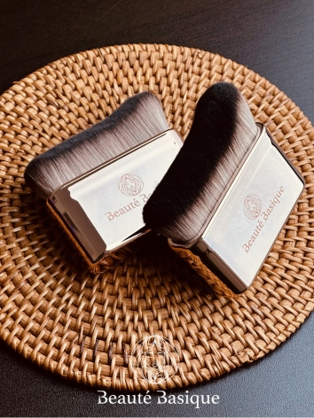 Kabuki Brush