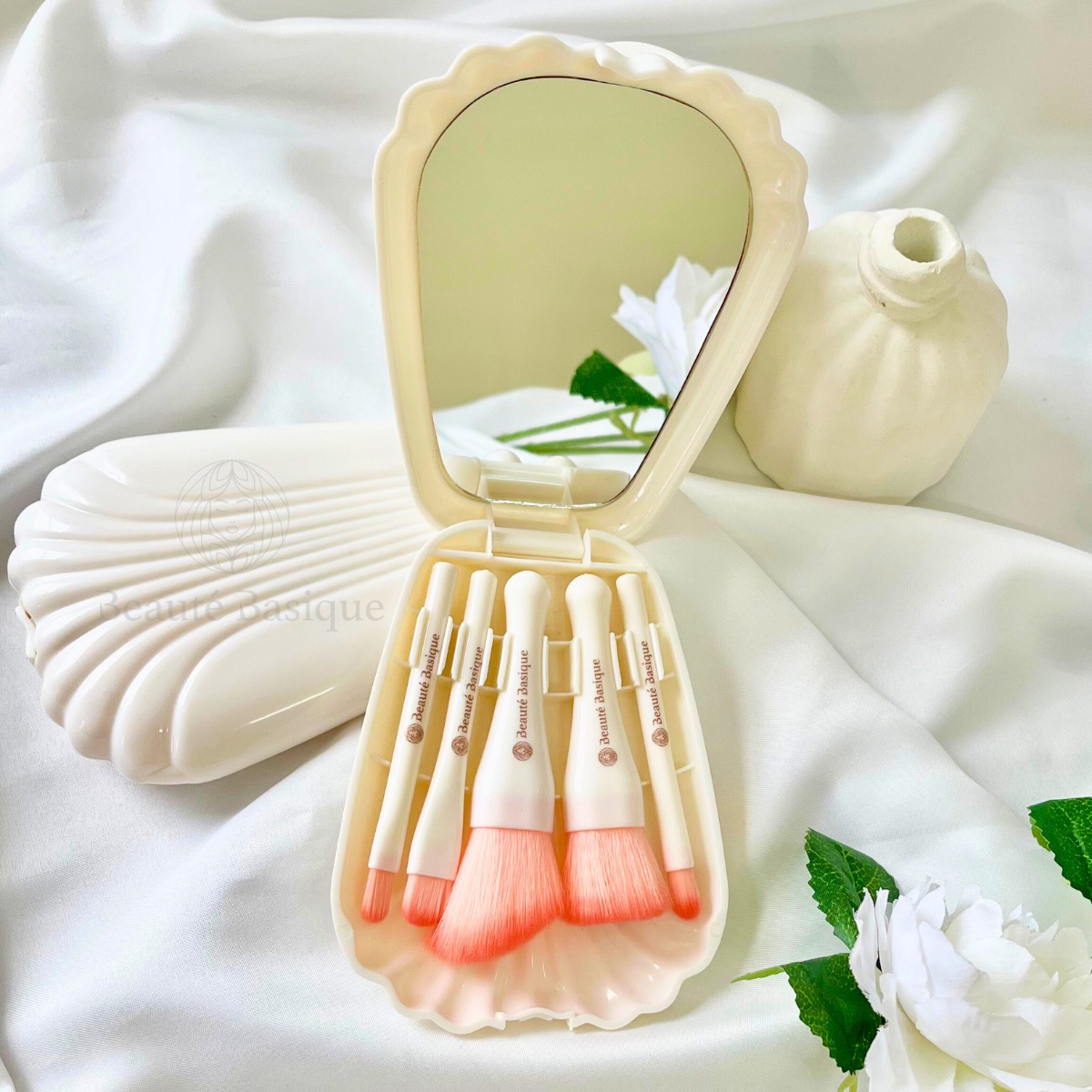 Shells Brush Set with mirror case
