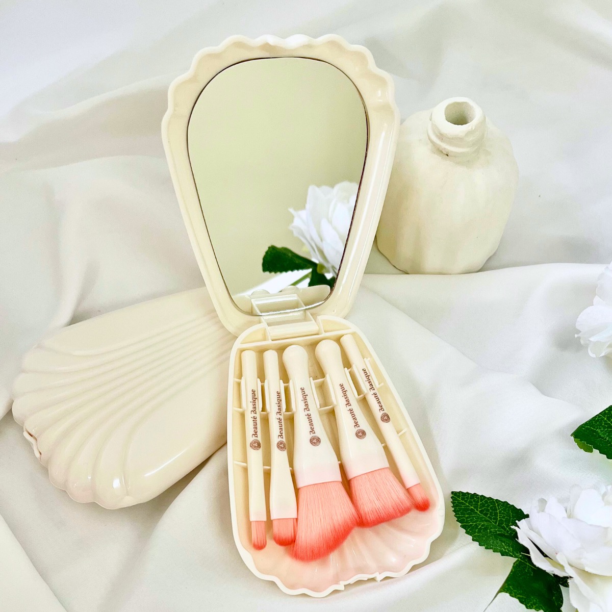 Shells Brush Set with mirror case