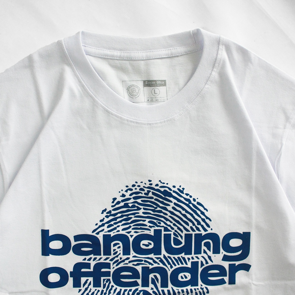 Bandung Offender Finger T-shirt