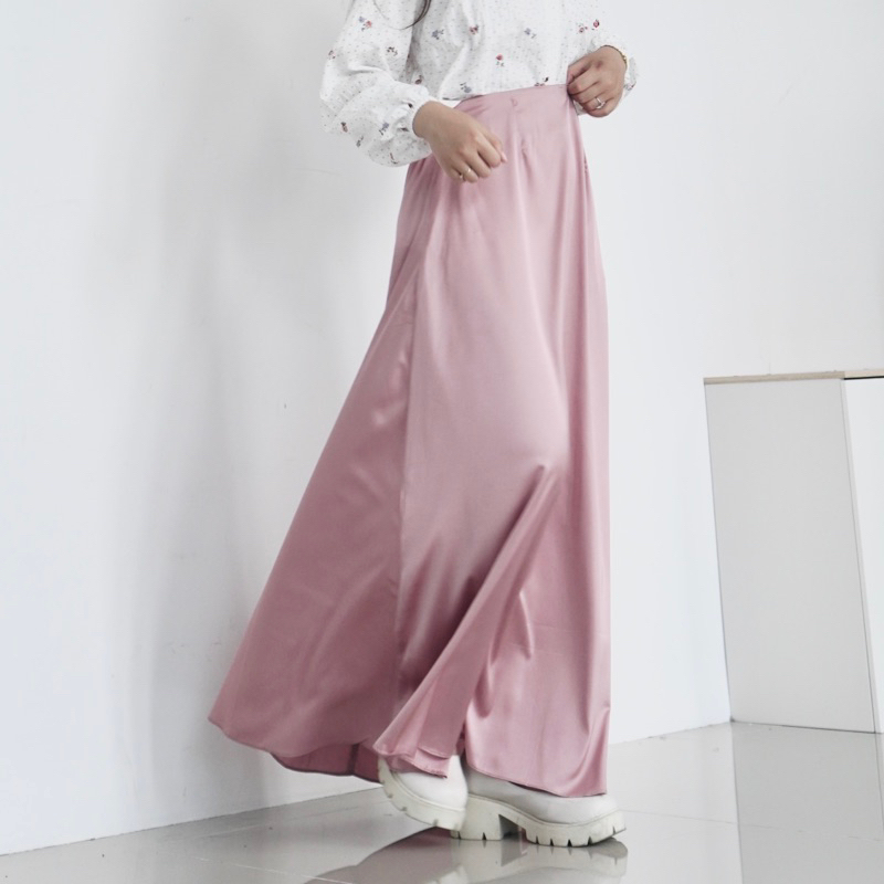 NUNA Premium Sateen Silky Skirt