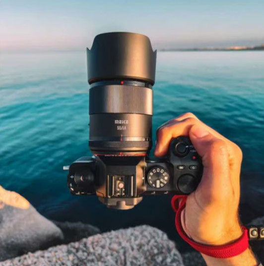 Meike 55mm F/1.4 Auto Focus APS-C Portrait Lens For Full-Frame Equivalent