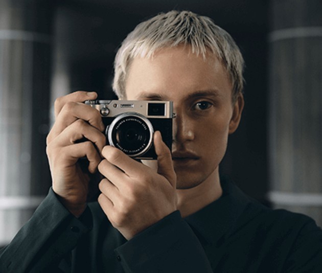 Fujifilm X100VI Digital Camera with 40.2MP APS-C X-Trans X-Processor 5 Image Fujinon 23mm f/2 Lens - Resmi